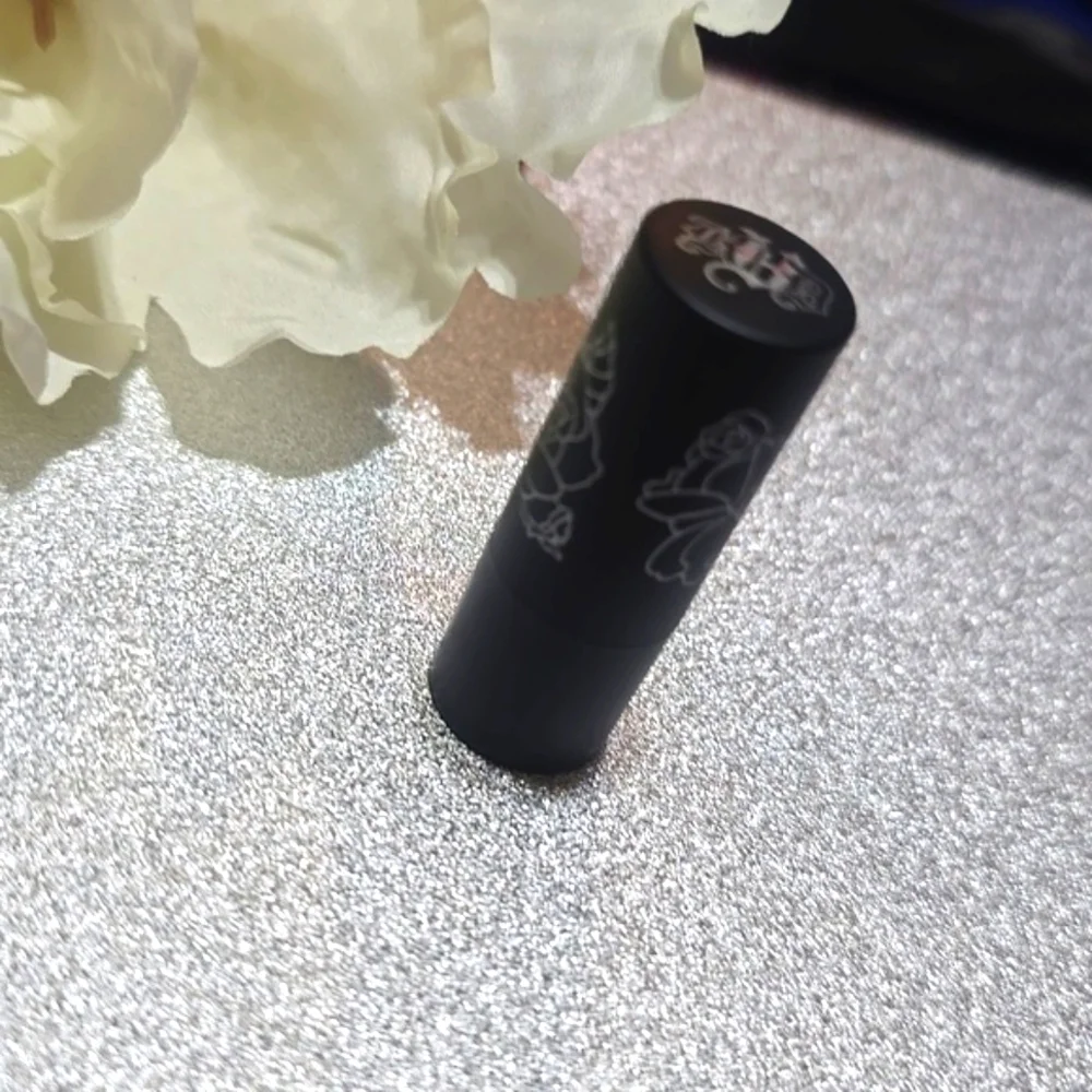 ⭐️HP⭐️🧚‍♀️STILETTO Kat VON D RARE MINI Painted Love Lipstick NWOBox